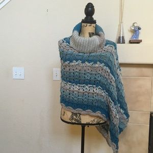 Asymmetrical poncho in crochet